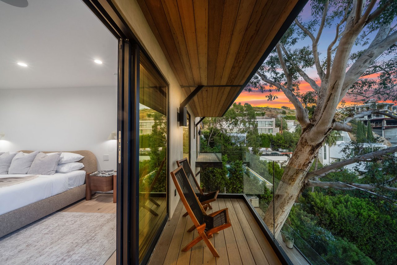 Hollywood Haven ⛰️