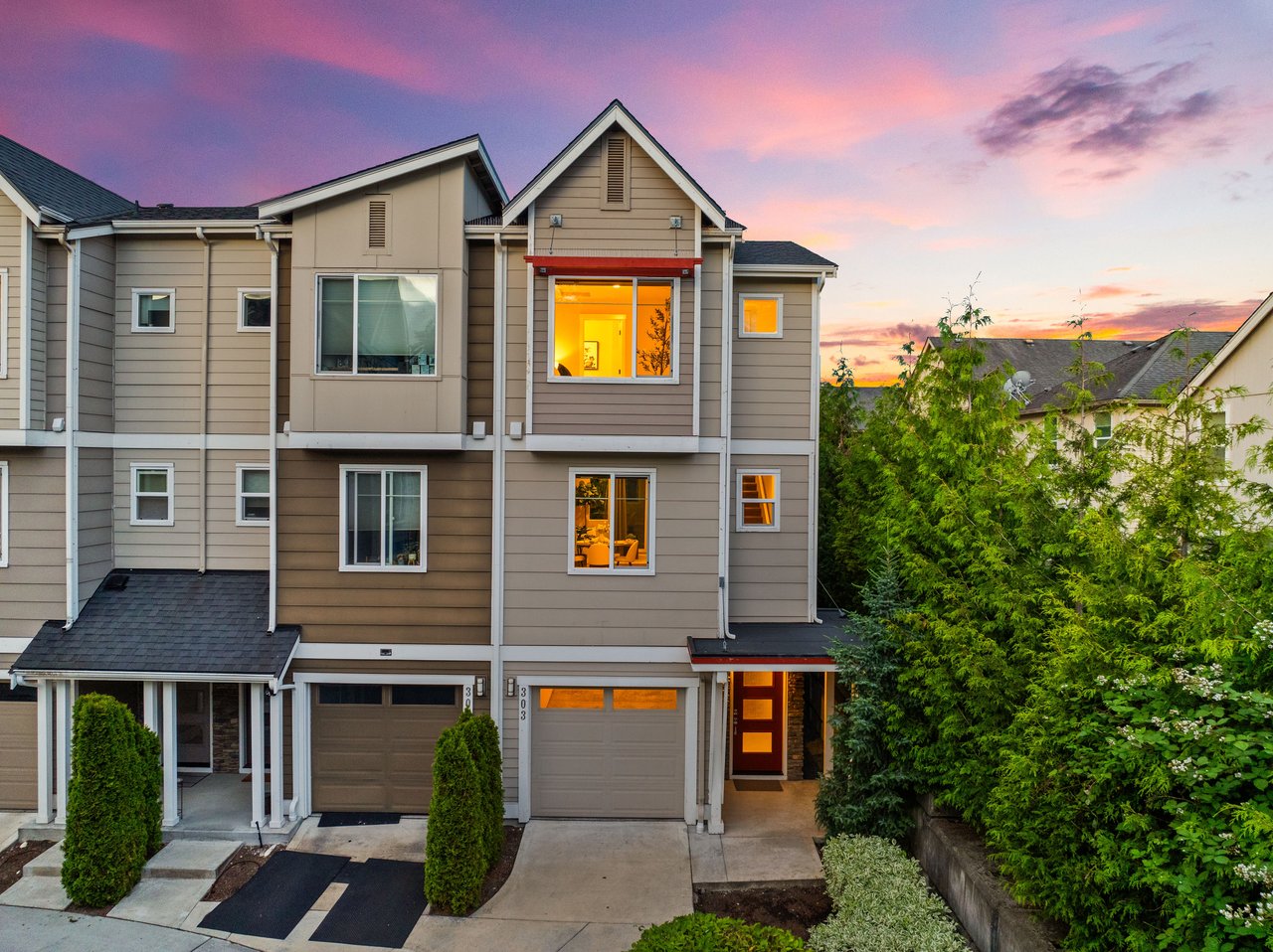 303 Anacortes Pl NE