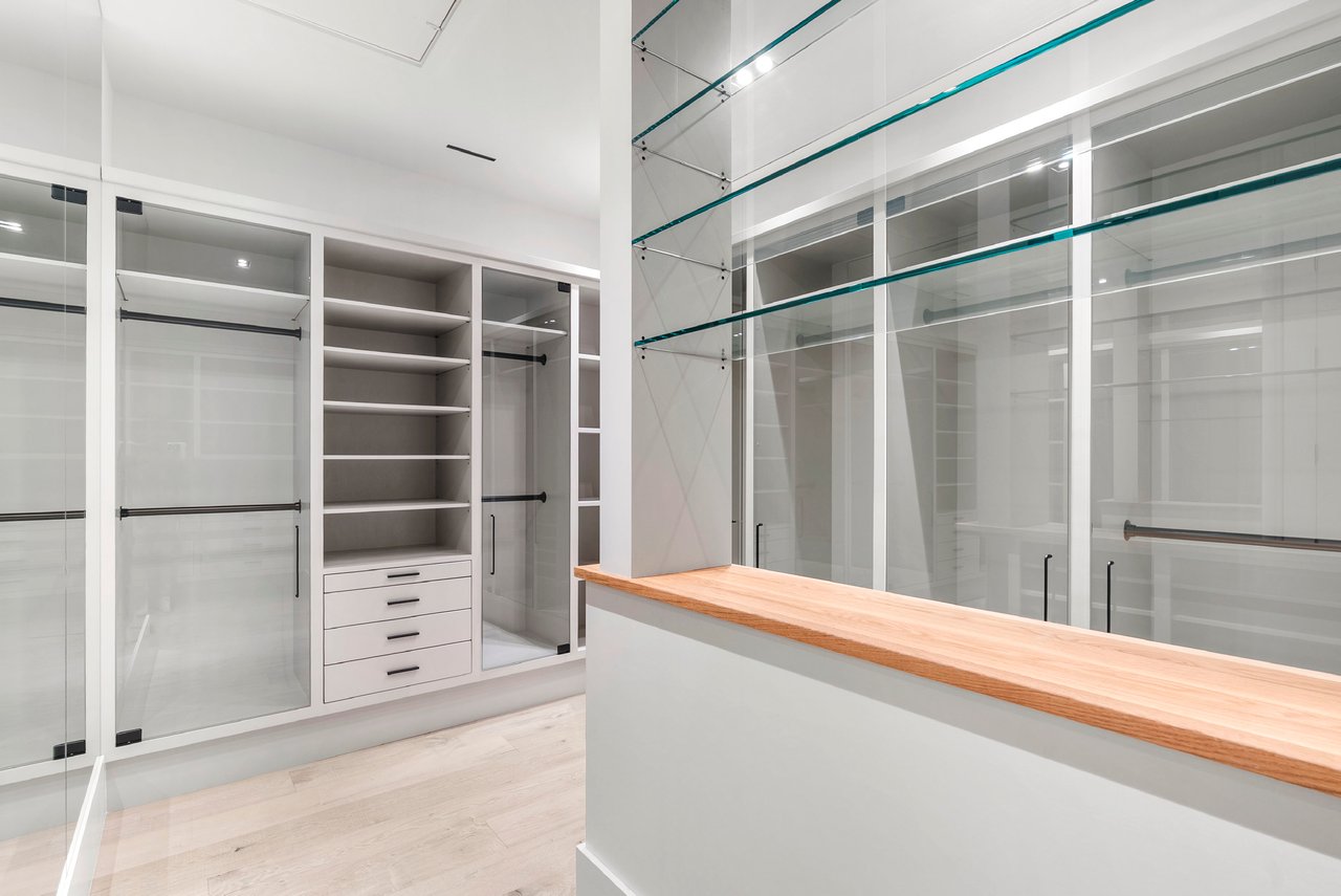 Designer Furnished Waterfront Retreat