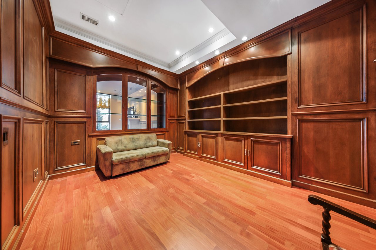 310 S Michigan Ave Unit 202