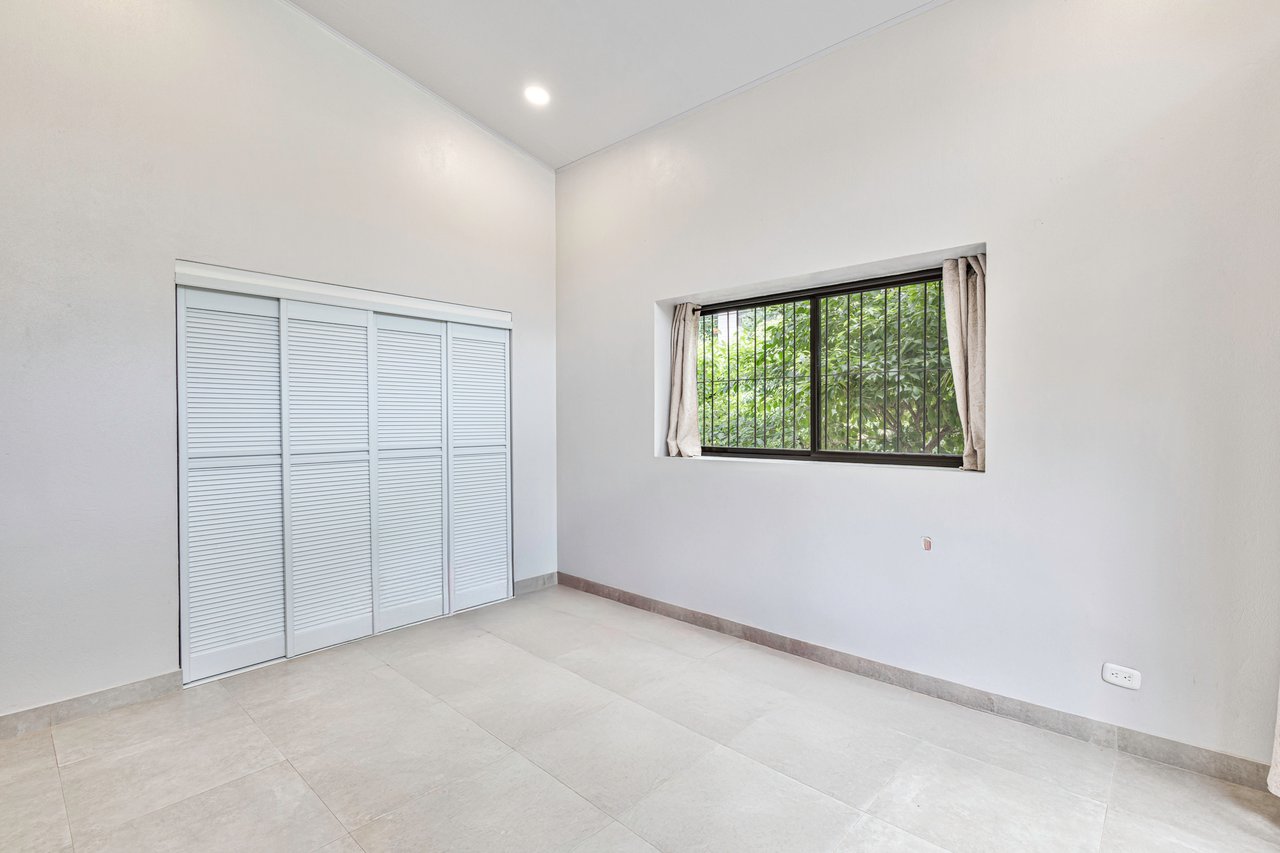 Charming Two Bedroom Casa Ceiba