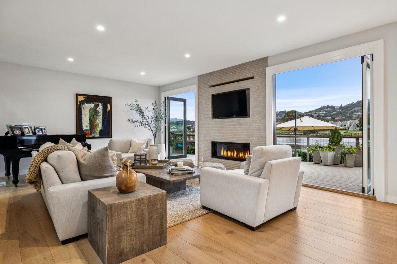 Luxurious Waterfront Home in Larkspur Marina