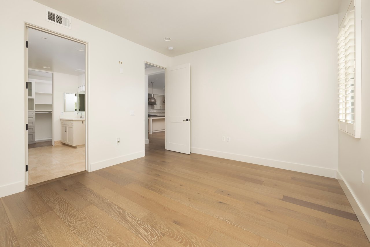 3726 State Street, 203