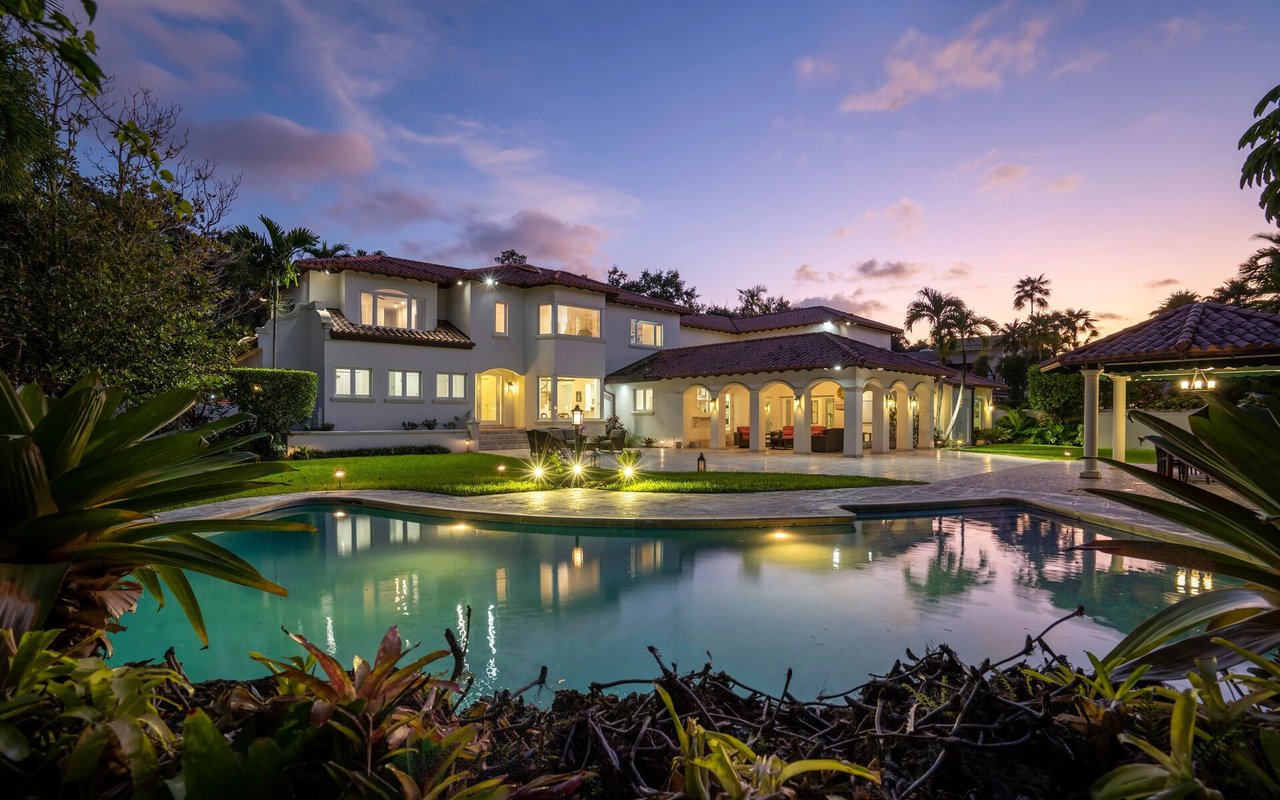 Del Tierra Homes with Playground Amenities