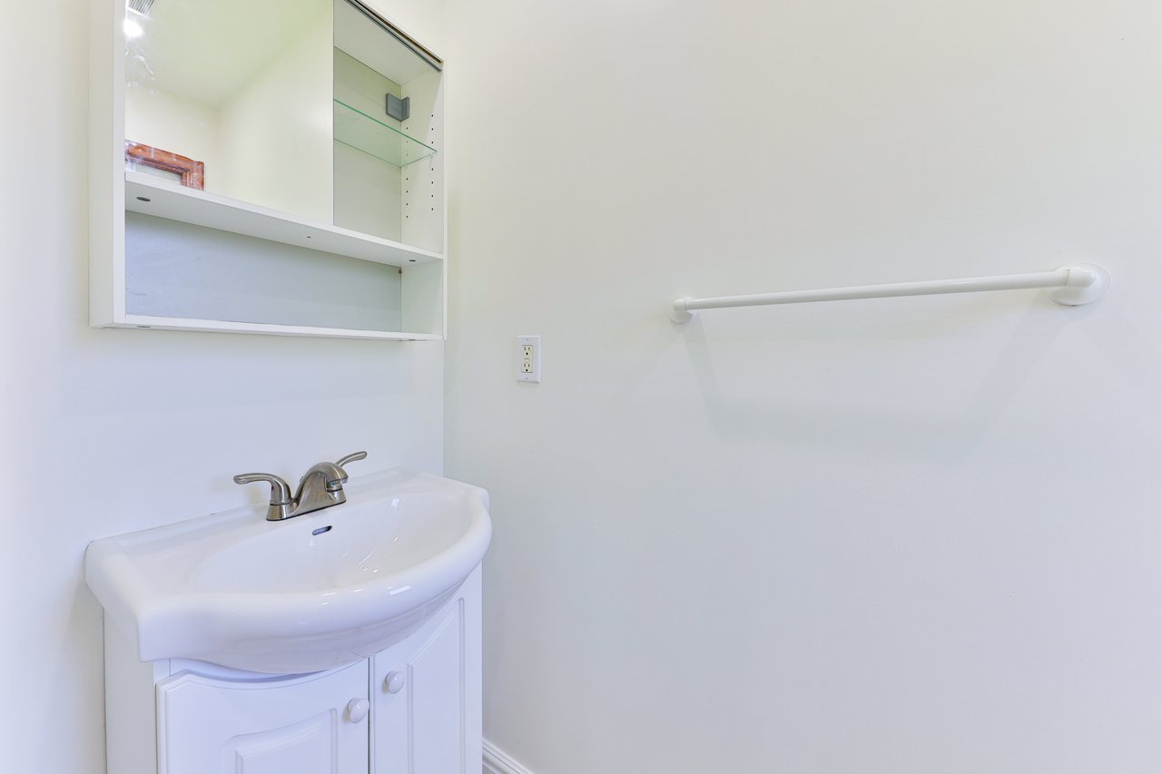 425 Plains Road W, Burlington