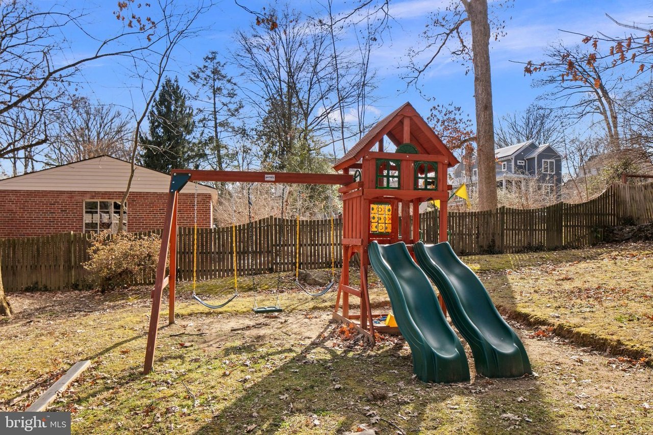 1212 Dale Dr
