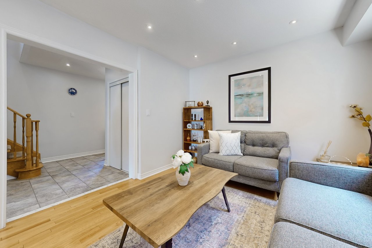 851 Clemens Crescent