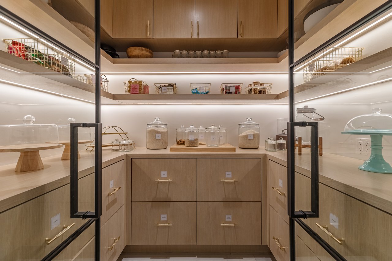 12000 Crest Ct, Beverly Hills