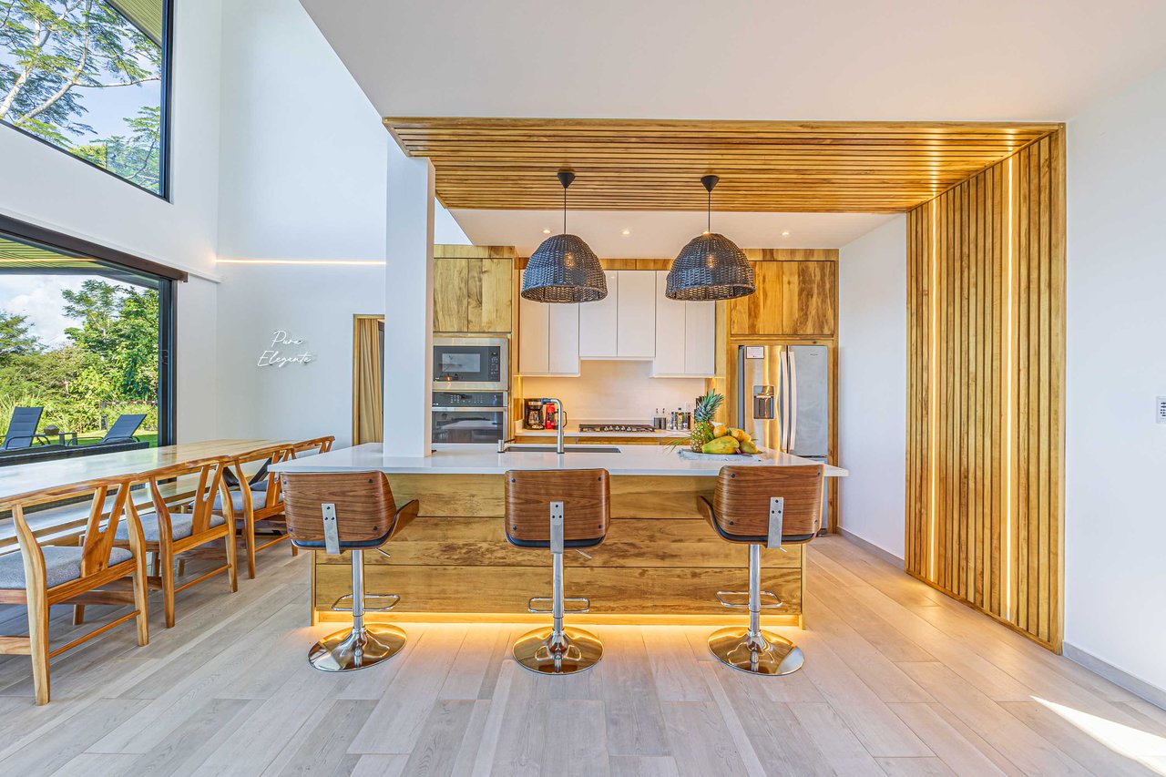 Exclusive Luxury Villa with Infinity Pool