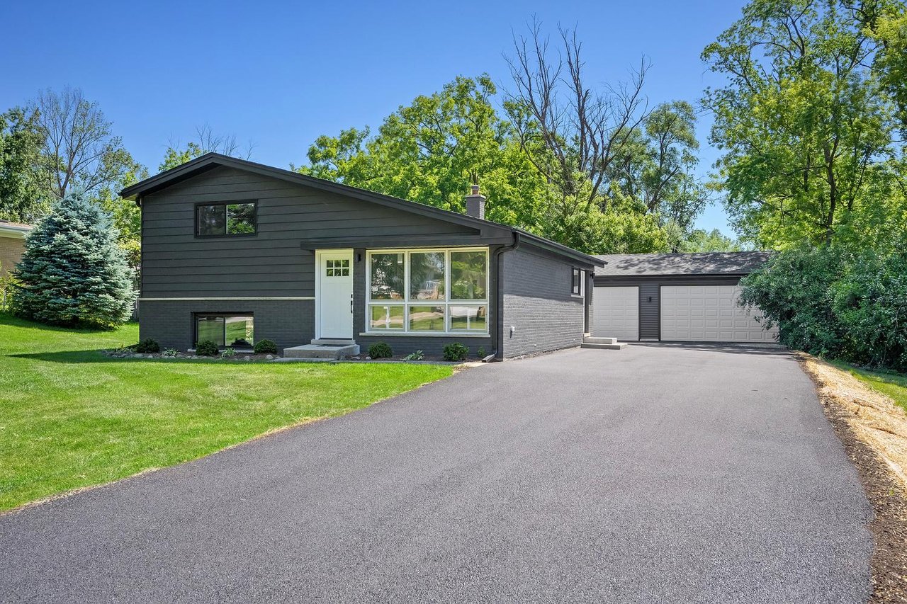 1N535 Park Blvd, Glen Ellyn IL – Fully Renovated Split-Level on Nearly Half an Acre Listed at $475,900