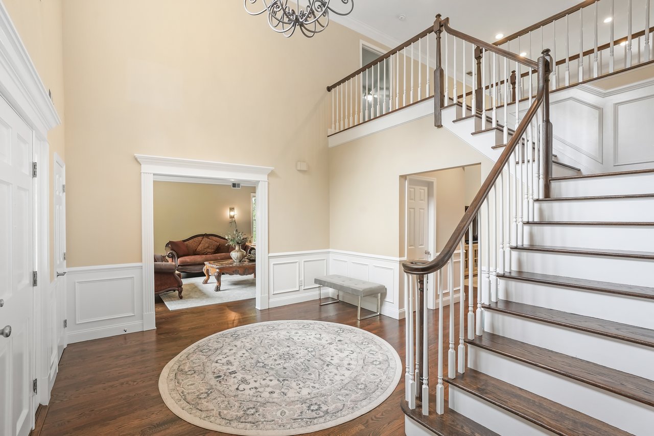 19 Ledgewood Lane