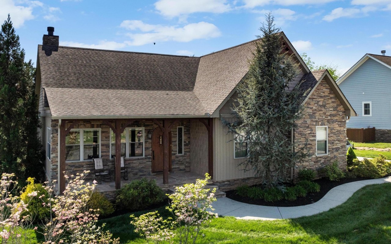 Wallace Luxury Spotlight | 1225 Brighton Drive Alcoa, TN 37701