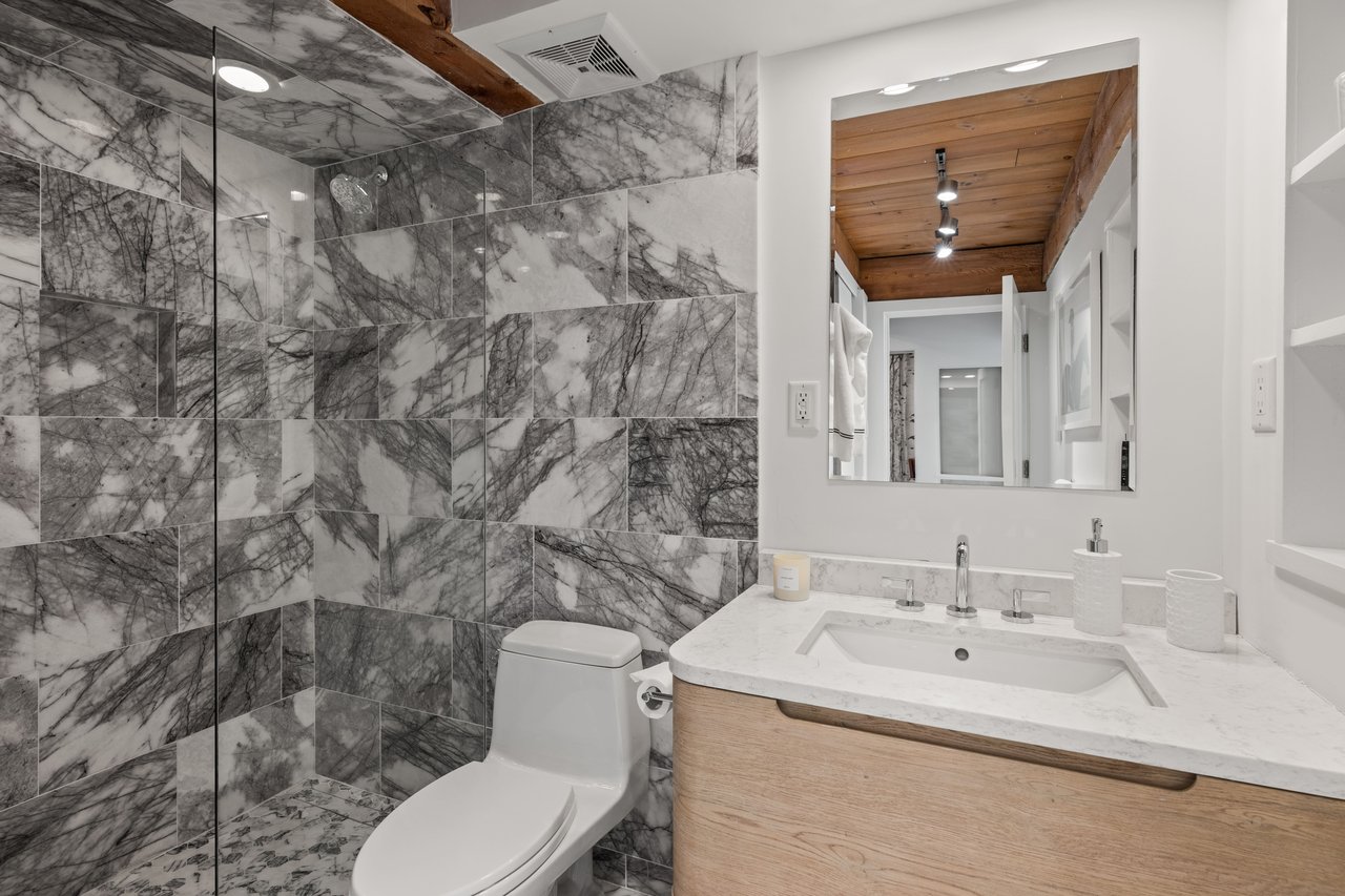 Stunning Townhome in the Heart of Downtown