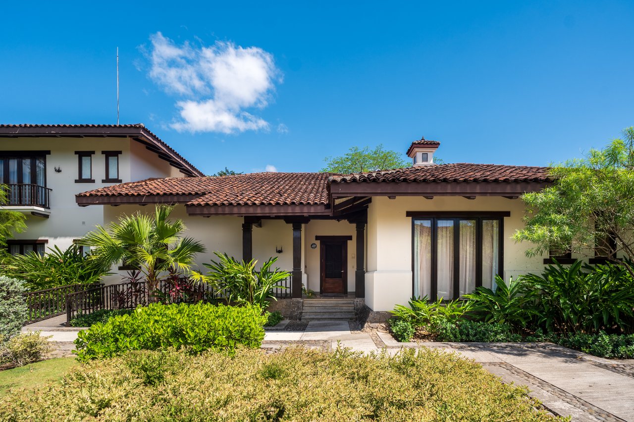 Los Malinches 6 | Luxury Spanish Colonial Townhouse in Hacienda Pinilla