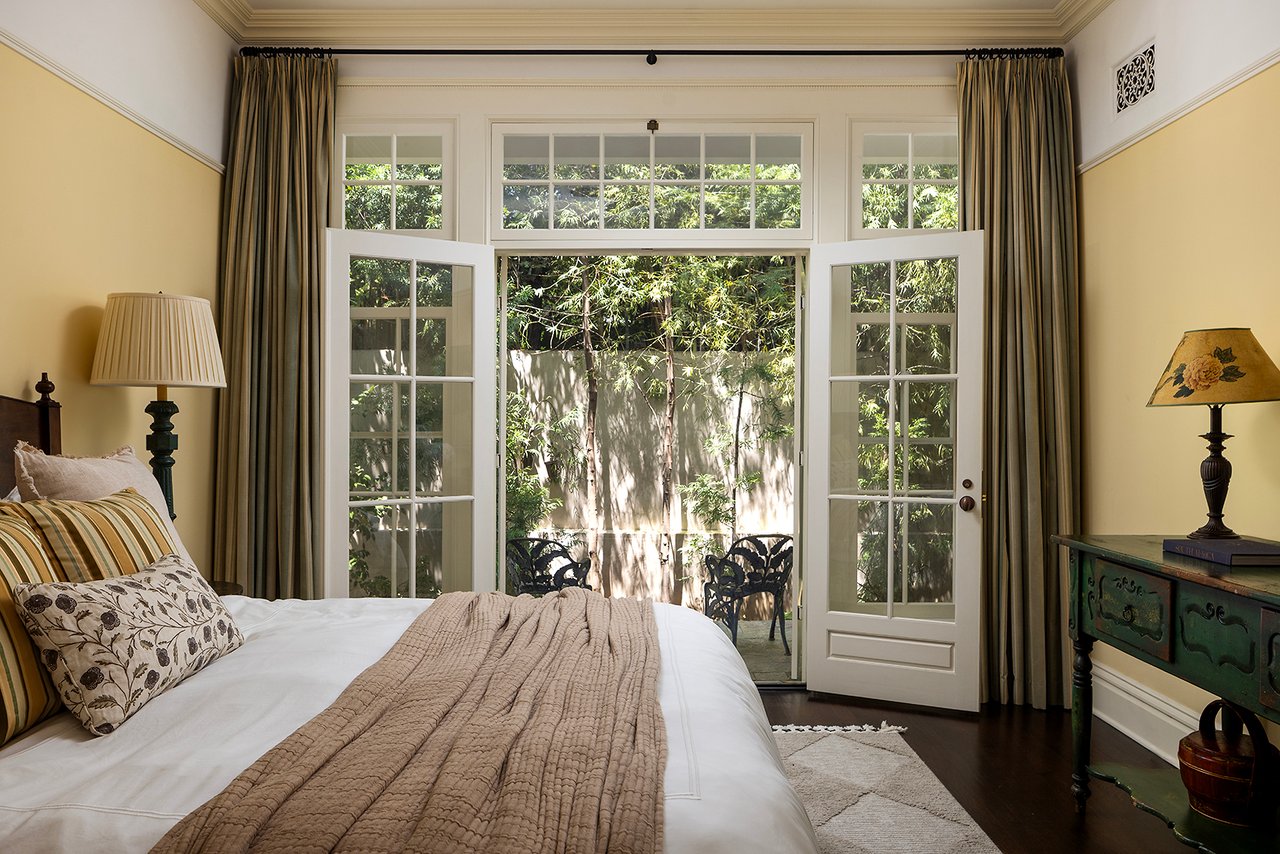 2041 Mandeville Canyon Road