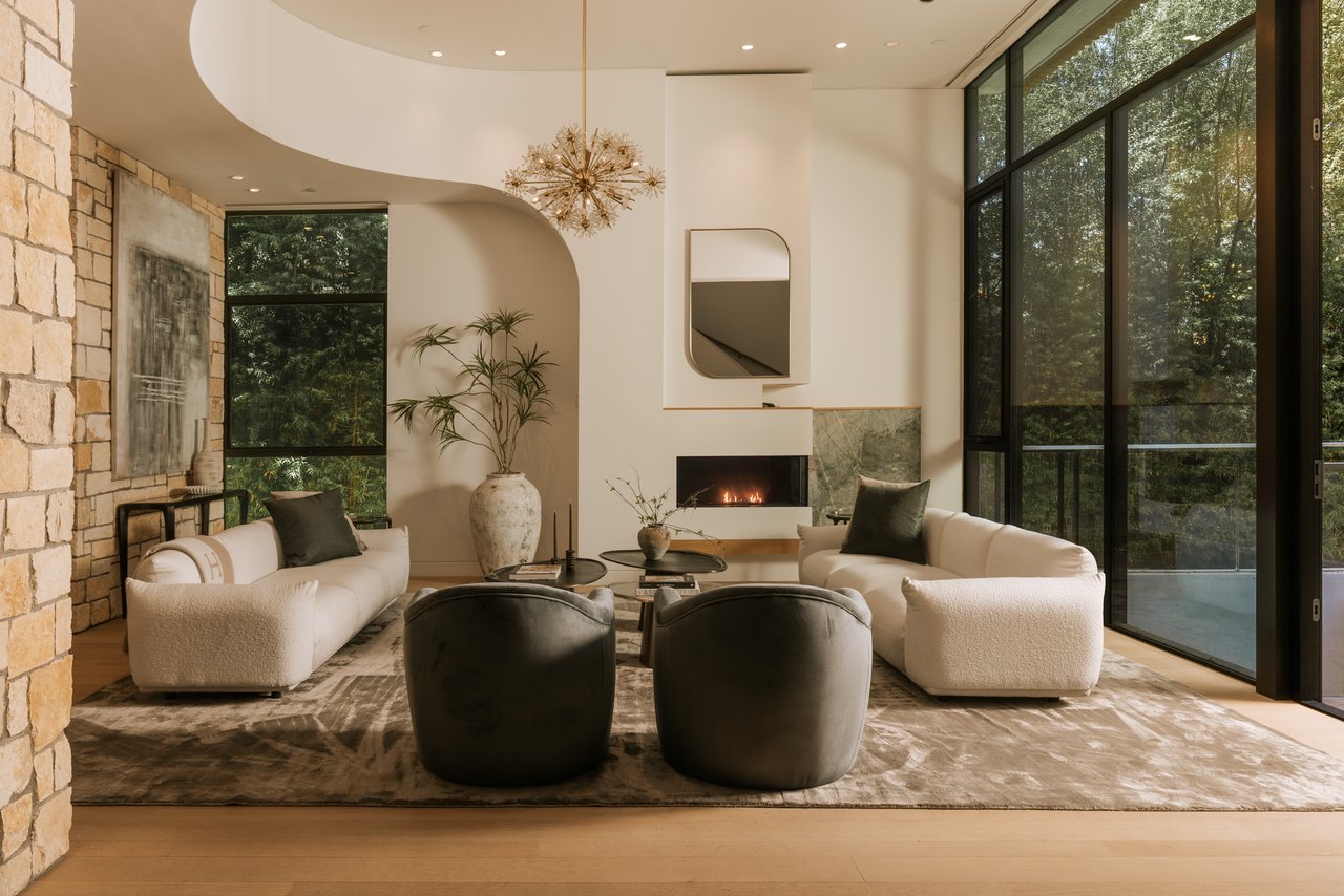 709 Walden Dr