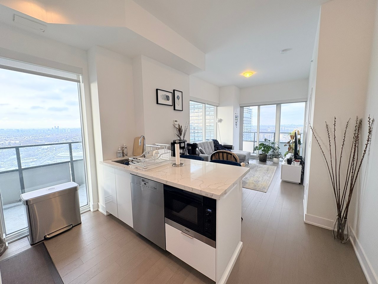 20 Shore Breeze Drive Unit: 4703