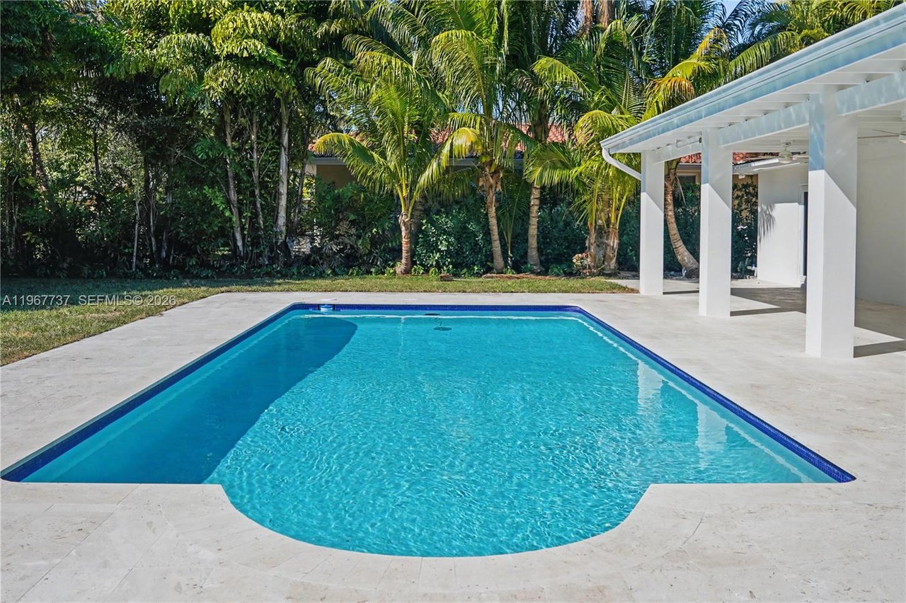 7360-sw-128-street-pinecrest-home-for-sale-pool