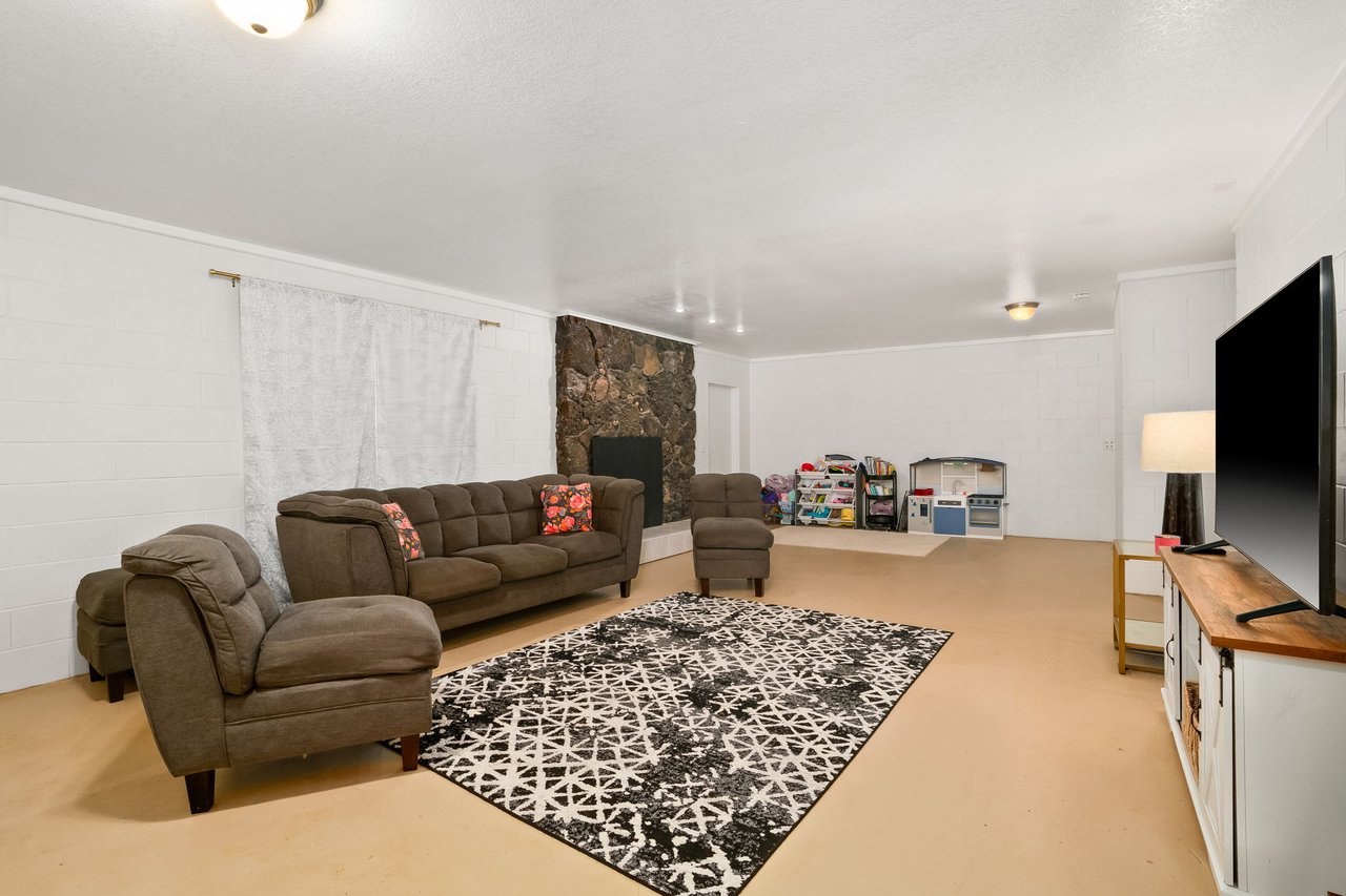 GOLDEN OPPORTUNITY: 8562-B ELEPAIO RD, KEKAHA