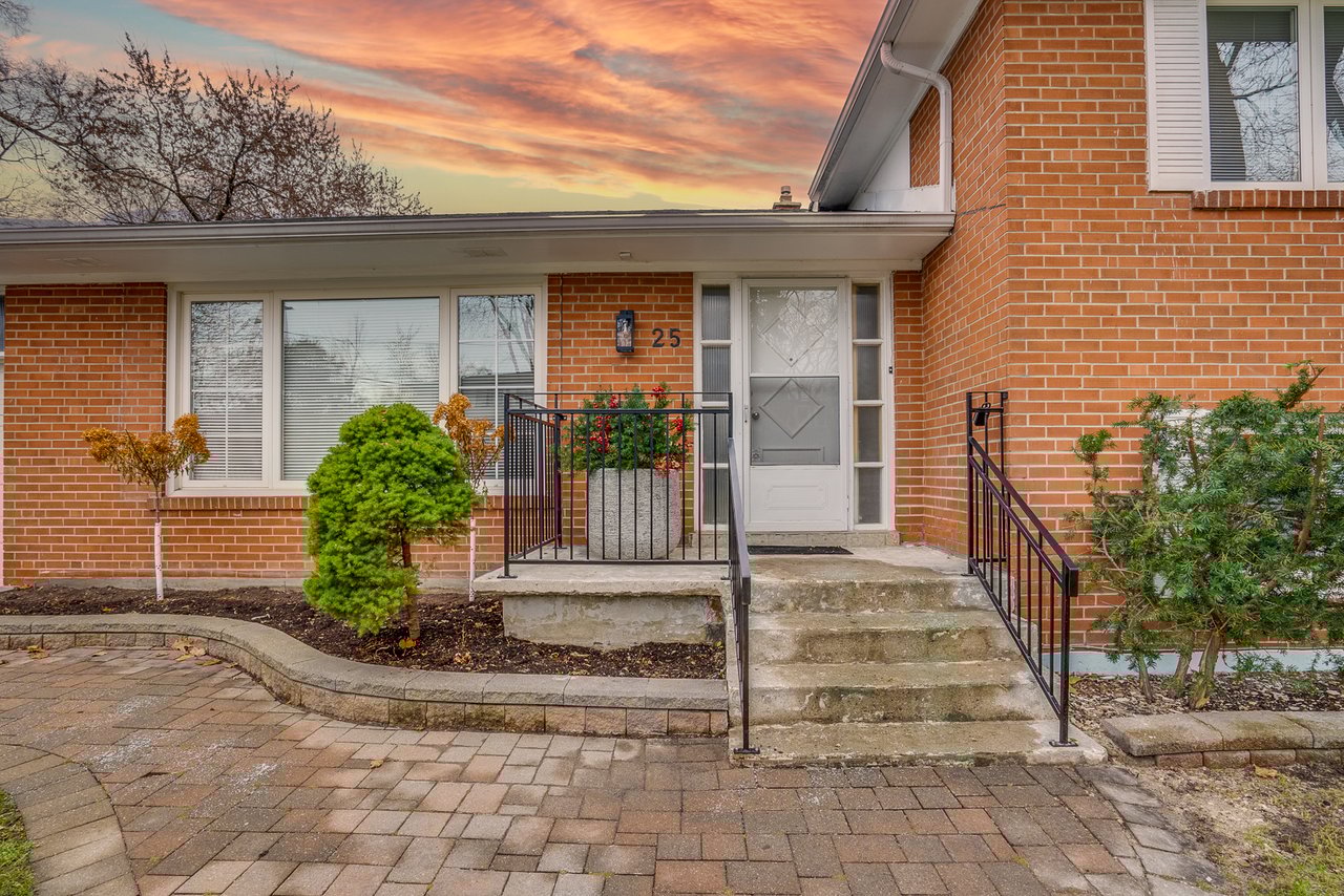 25 Karen Road Unit: Upper