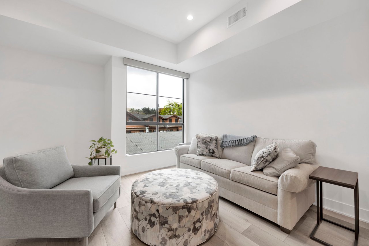 178 S Euclid Ave #301