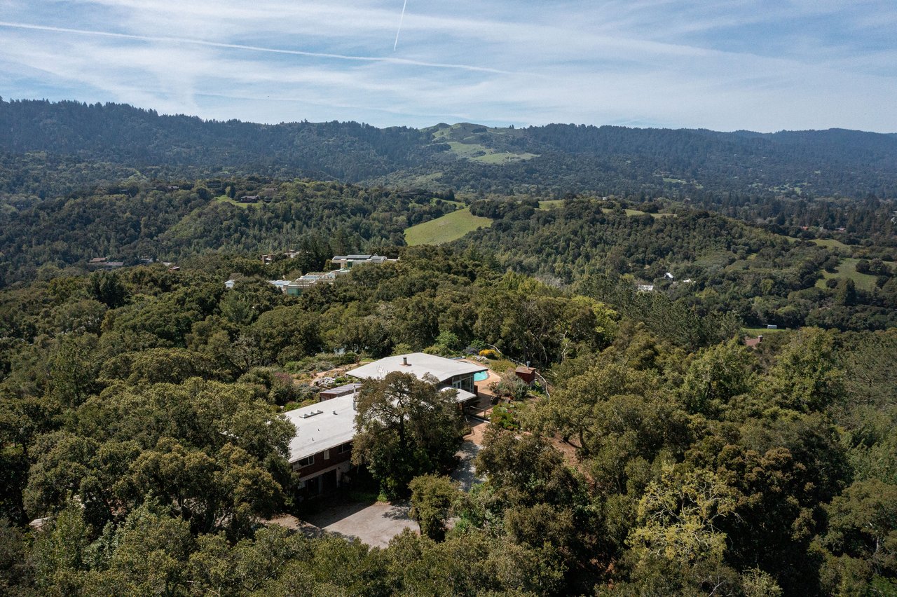Stunning Mountain and Bay Views