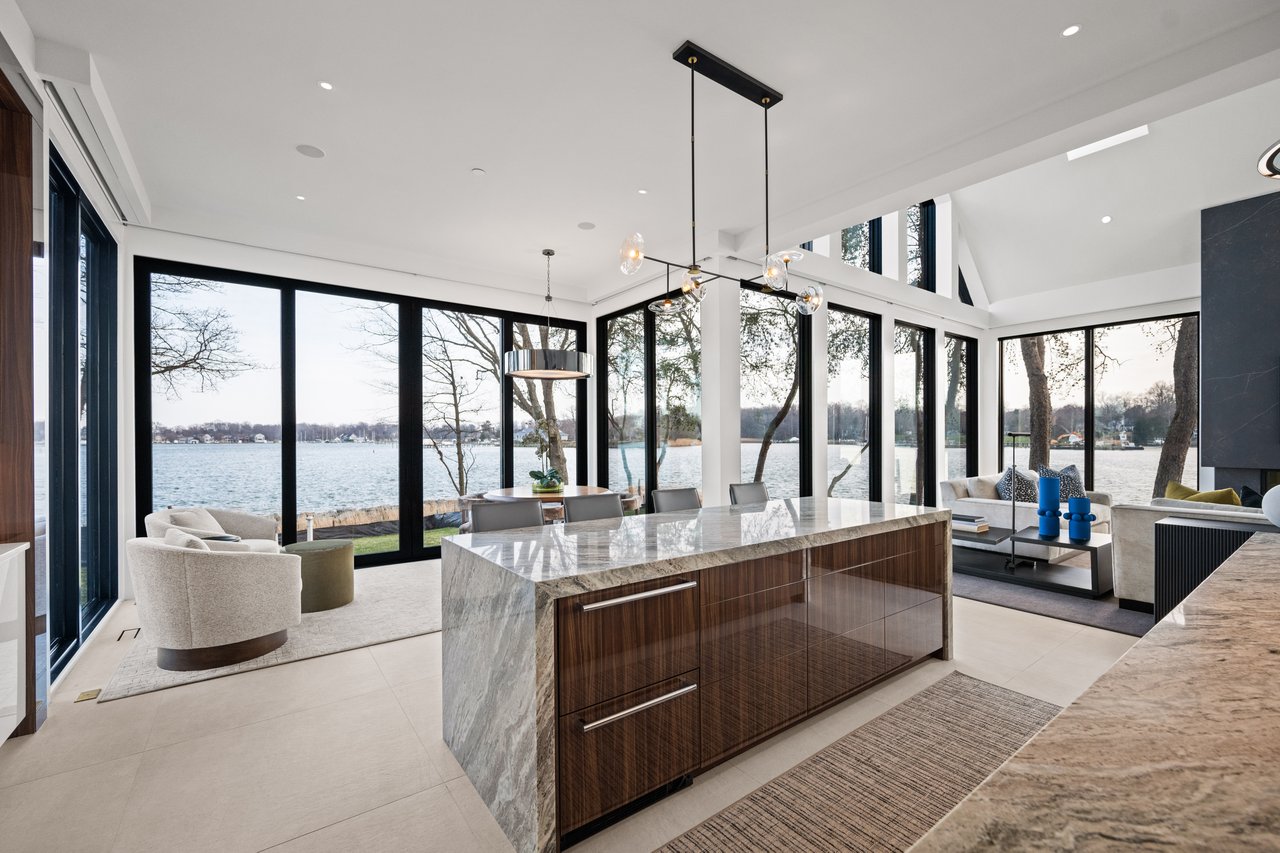 ANNAPOLIS WATERFRONT HOME | LAKE OGELTON WATERFRONT WITH CHESAPEAKE BAY ACCESS