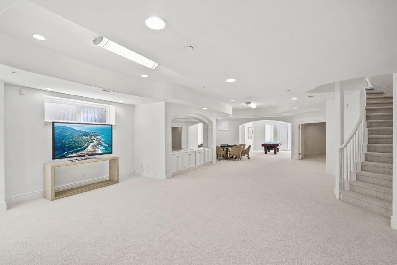 12690 Dianne Dr
