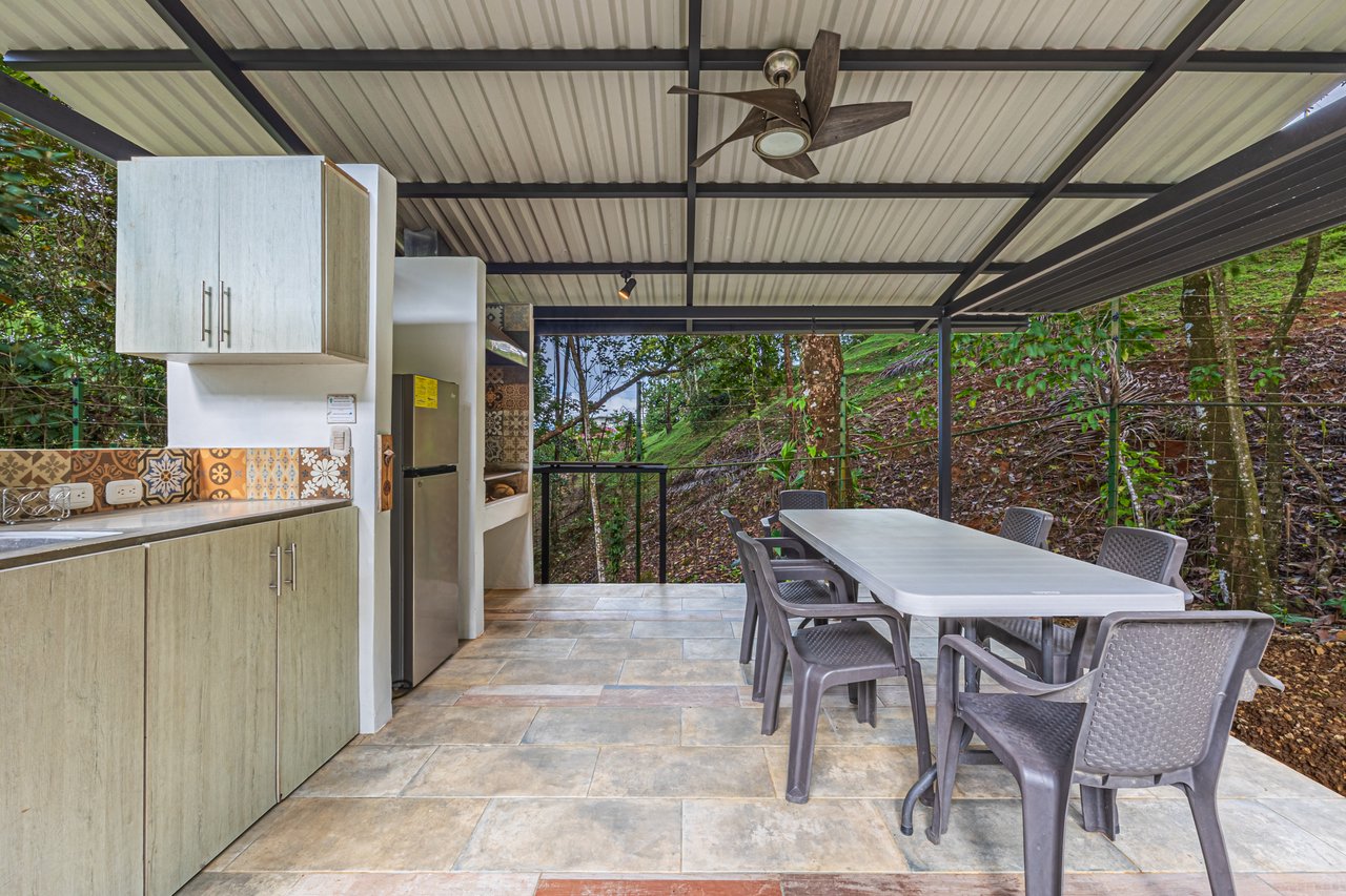   3 bedrooms, 2.5 bathrooms Villa Steps from Uvita, beautiful Beaches, Waterfalls, Restaurants and Tourist Attractions.