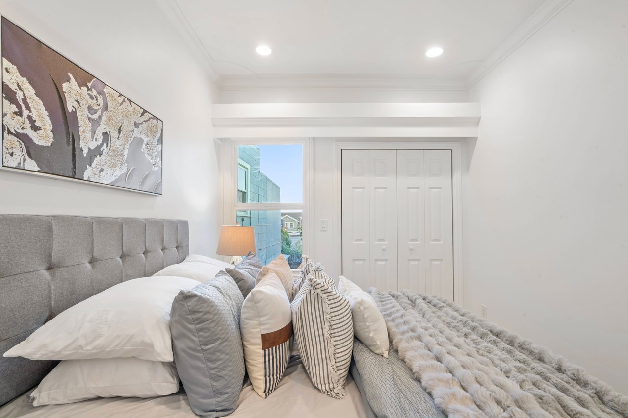 32 Seville St