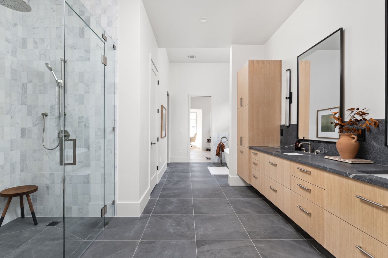 Forest Hills Residence