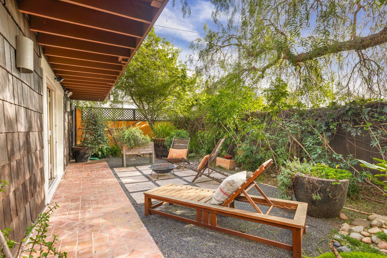 2536 Beverley Ave, Santa Monica 