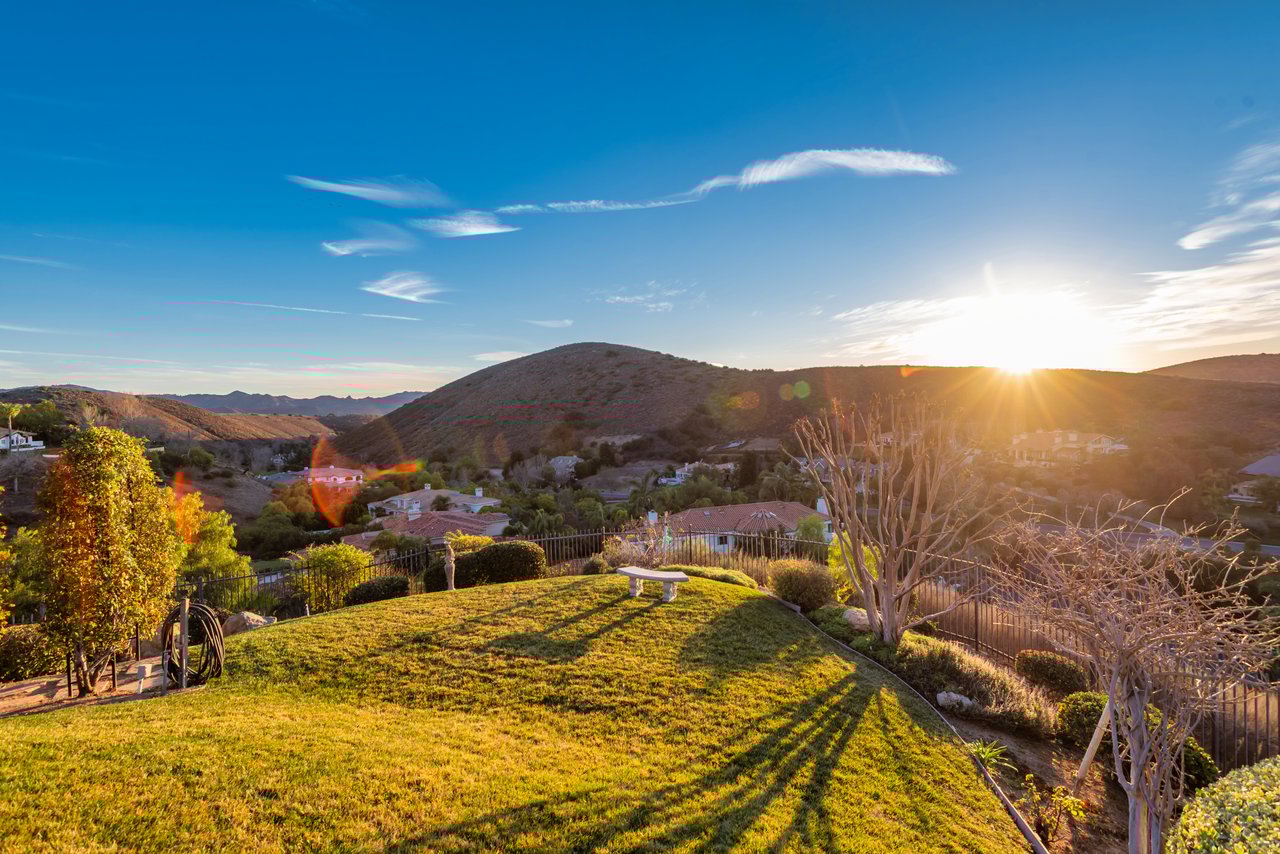 996 Vista Ridge Lane