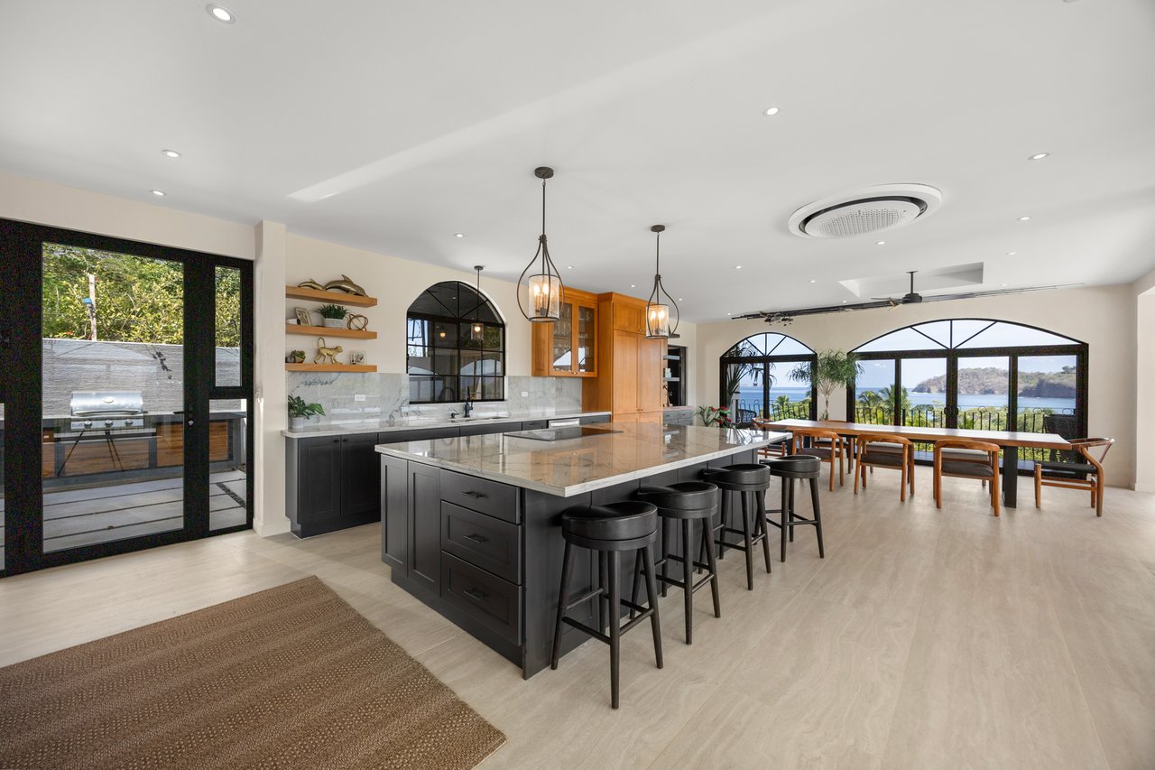 Casa Mimosa | Versatile Luxury Retreat Just 3 Minutes from Flamingo Beach