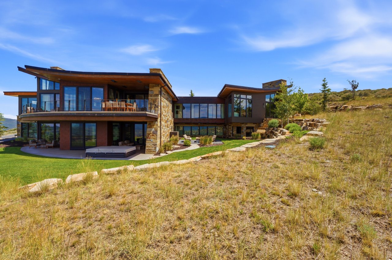 Top-of-Promontory Architectural Estate — Furnished & Turnkey - Front-Row Mountain Views