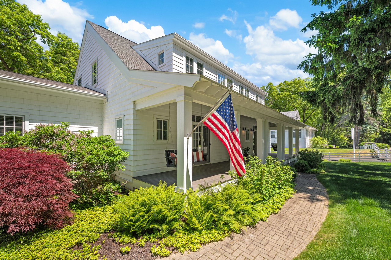 47118 Oak Avenue, Grand Beach, MI 49117