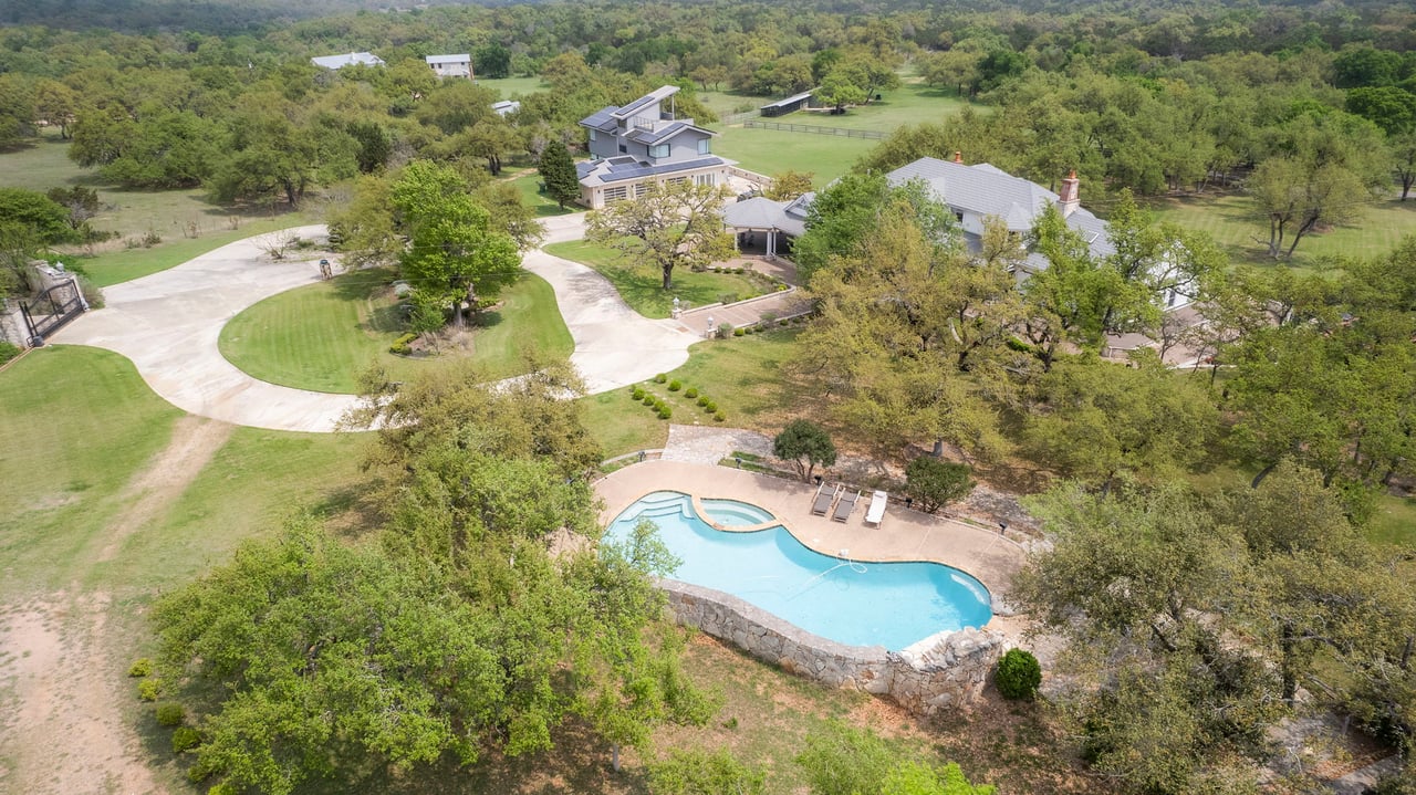 690 Autumn Ln