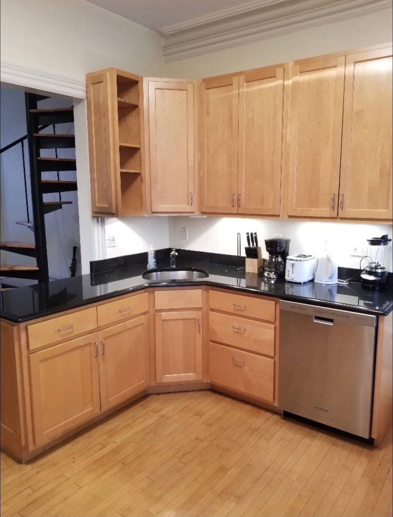38 Hanson St #2