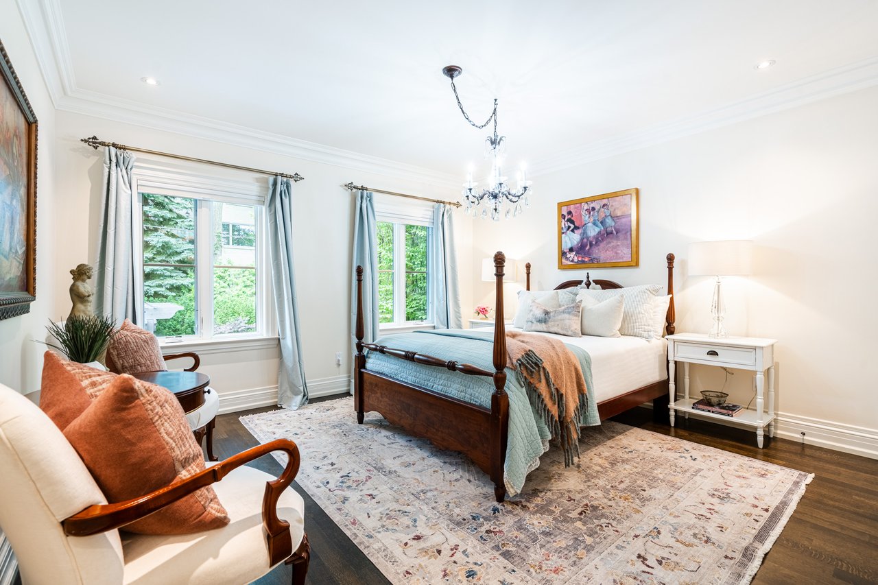 275 Glen Manor Dr E