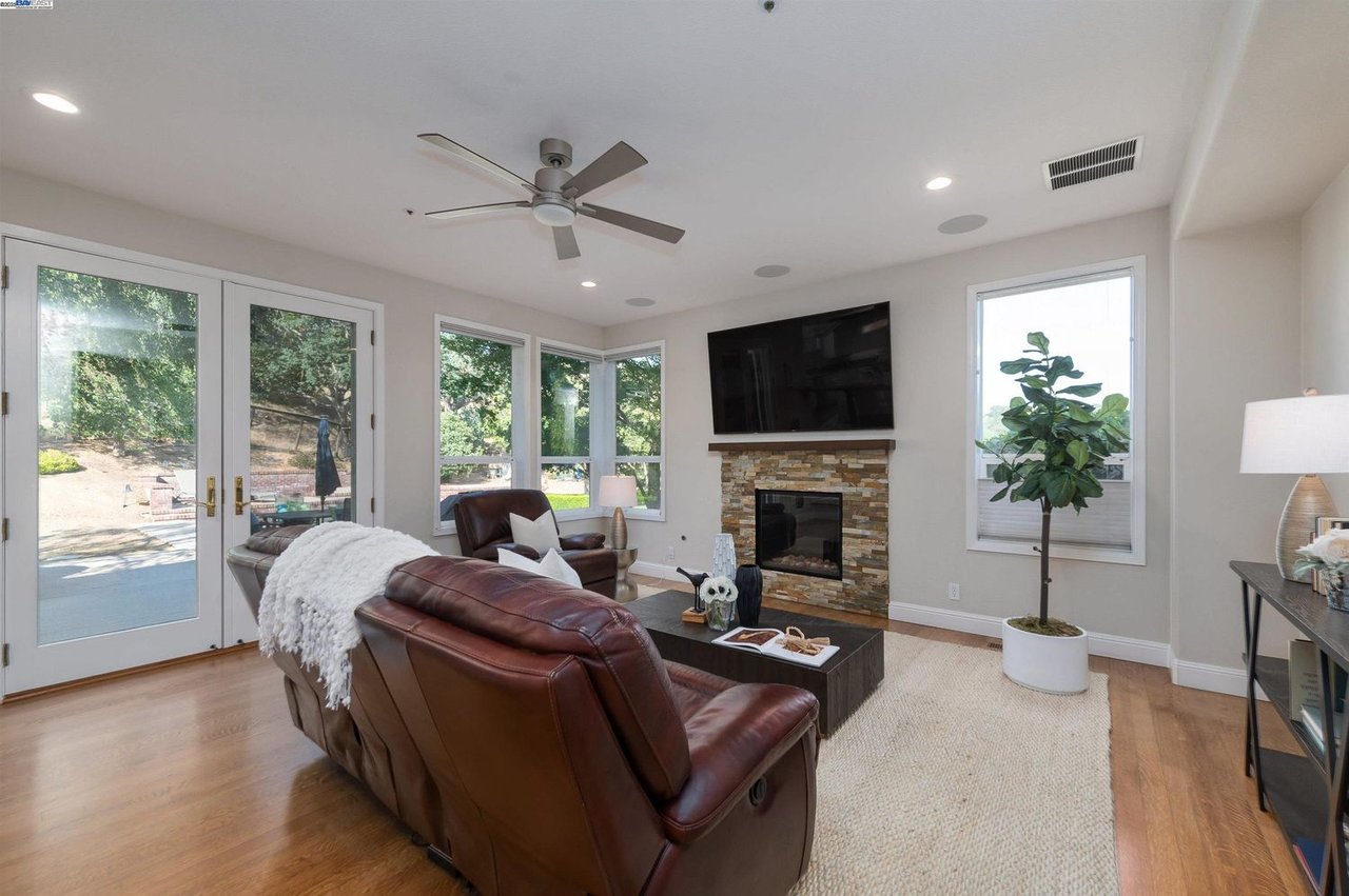 1398 Benedict Ct