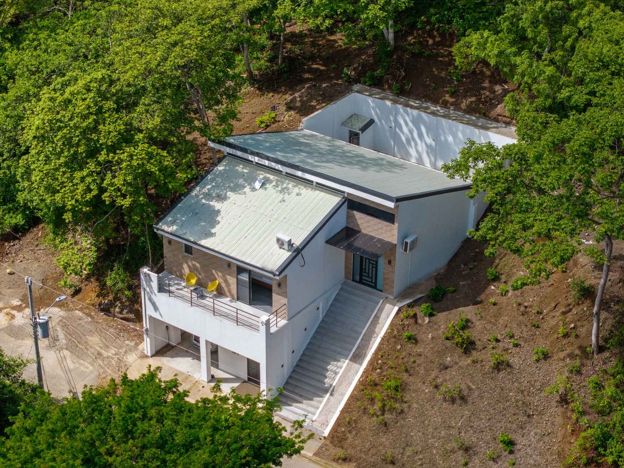 Casa Valle Escondido | Modern 3-Bedroom Home with Guest Studio and Pool Near Tamarindo