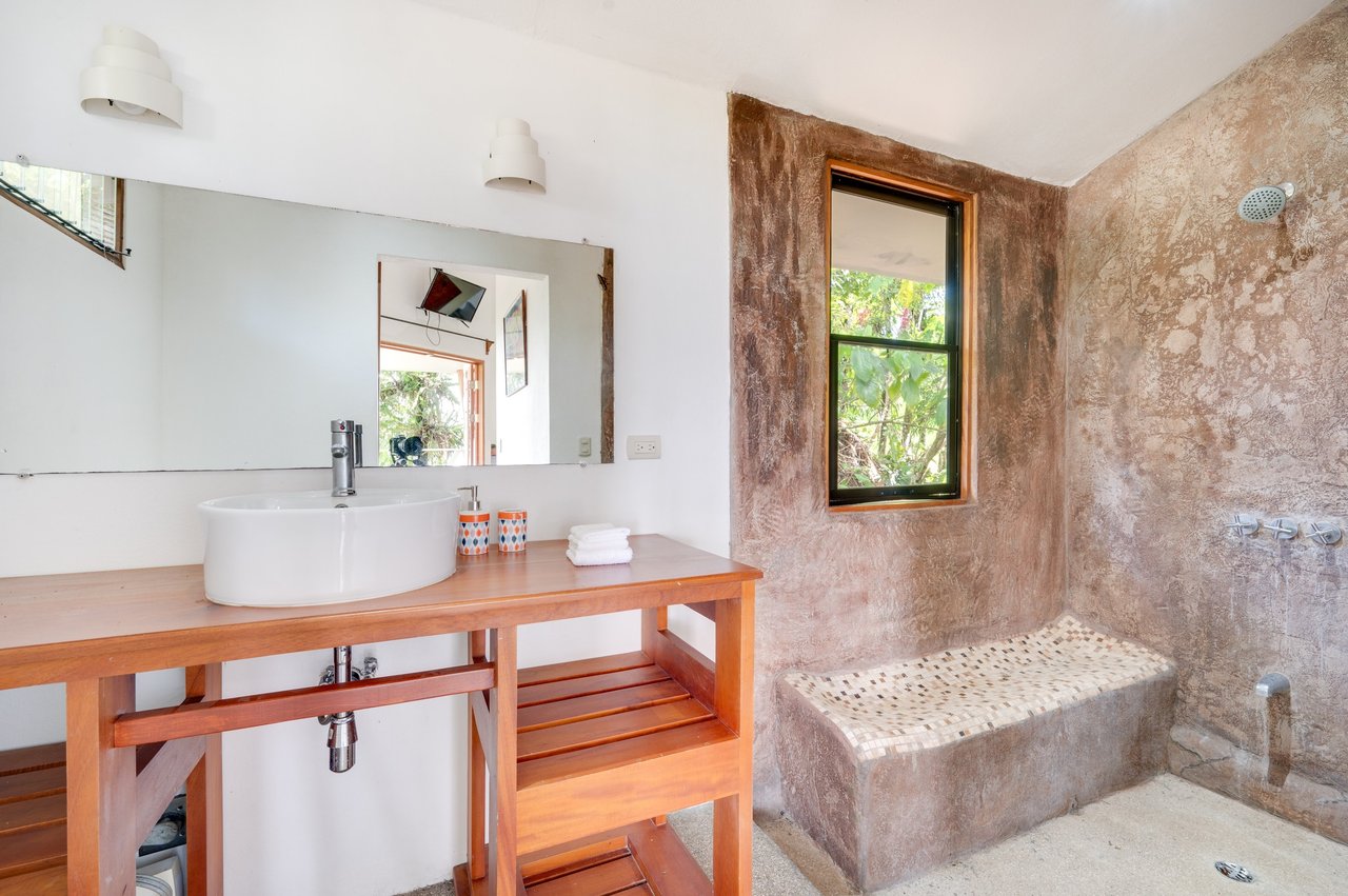Casa Blanca | Multi-Villa Estate with Lake Views - Nuevo Arenal