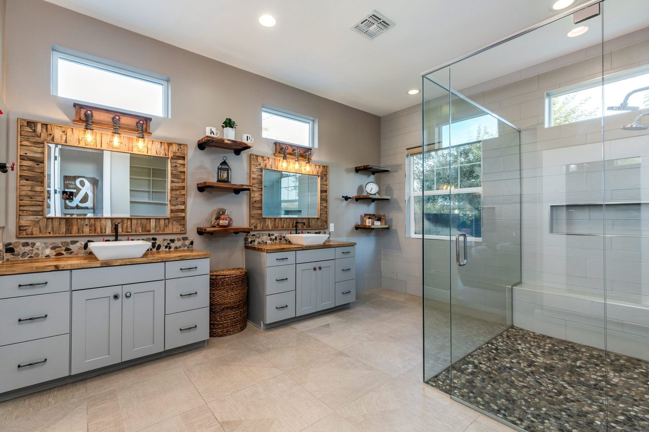 6647 E Calle Redondo