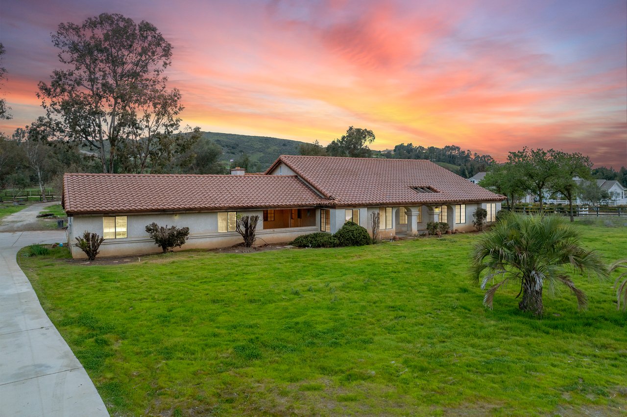 20425 Avenida Castilla
