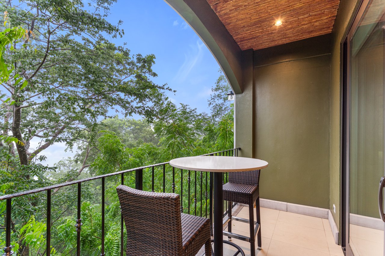 360 Splendor del Pacifico #305 | Oceanview Perfection – Just Steps from the Infinity Pool