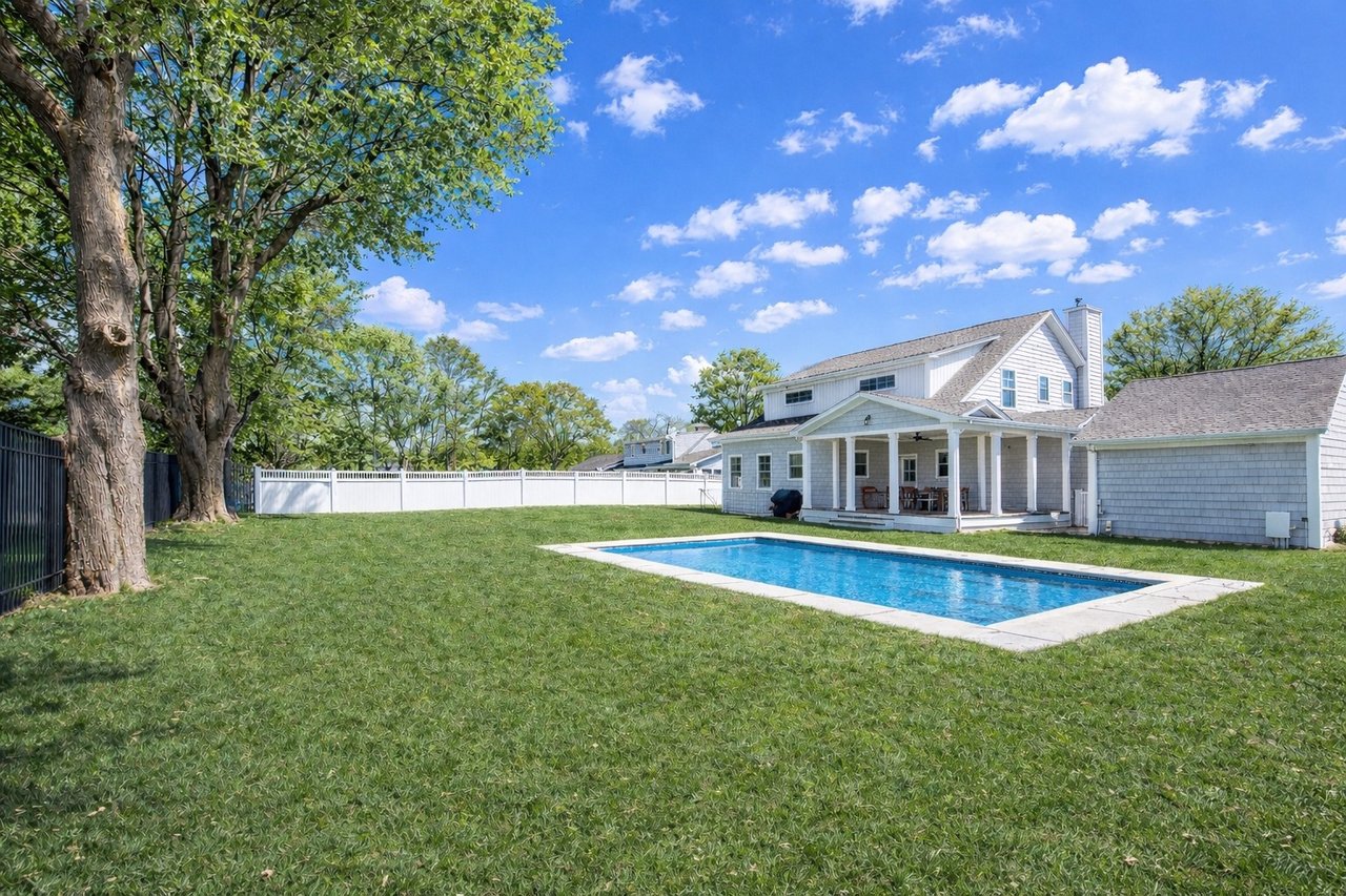 700 Gin Lane, Southold