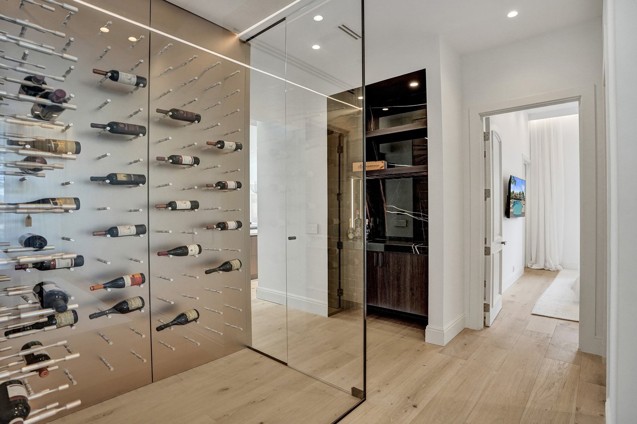 30  S Compass Dr