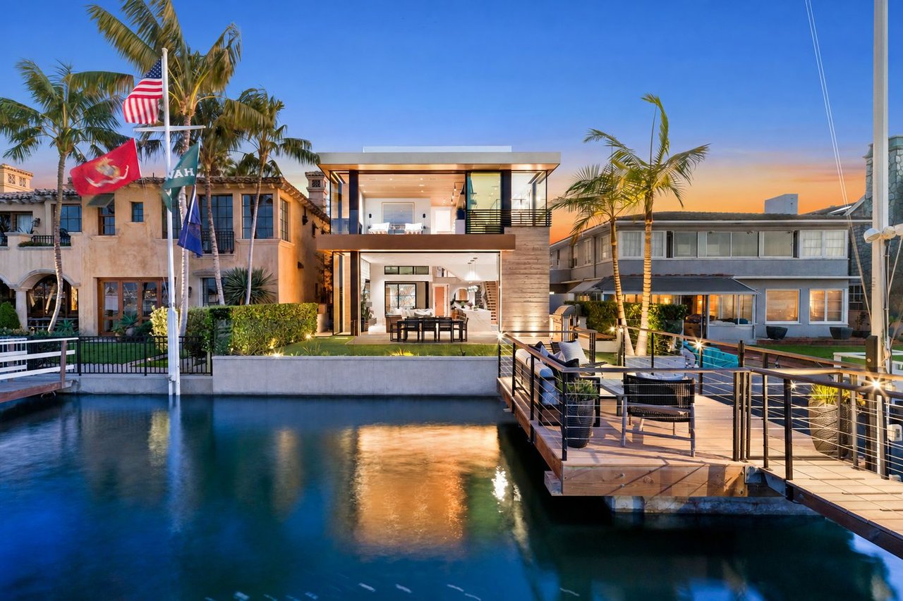 1012 W Bay Ave
