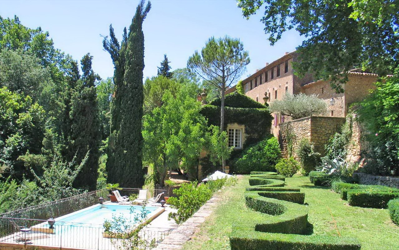 Exeptional late 17th century property 