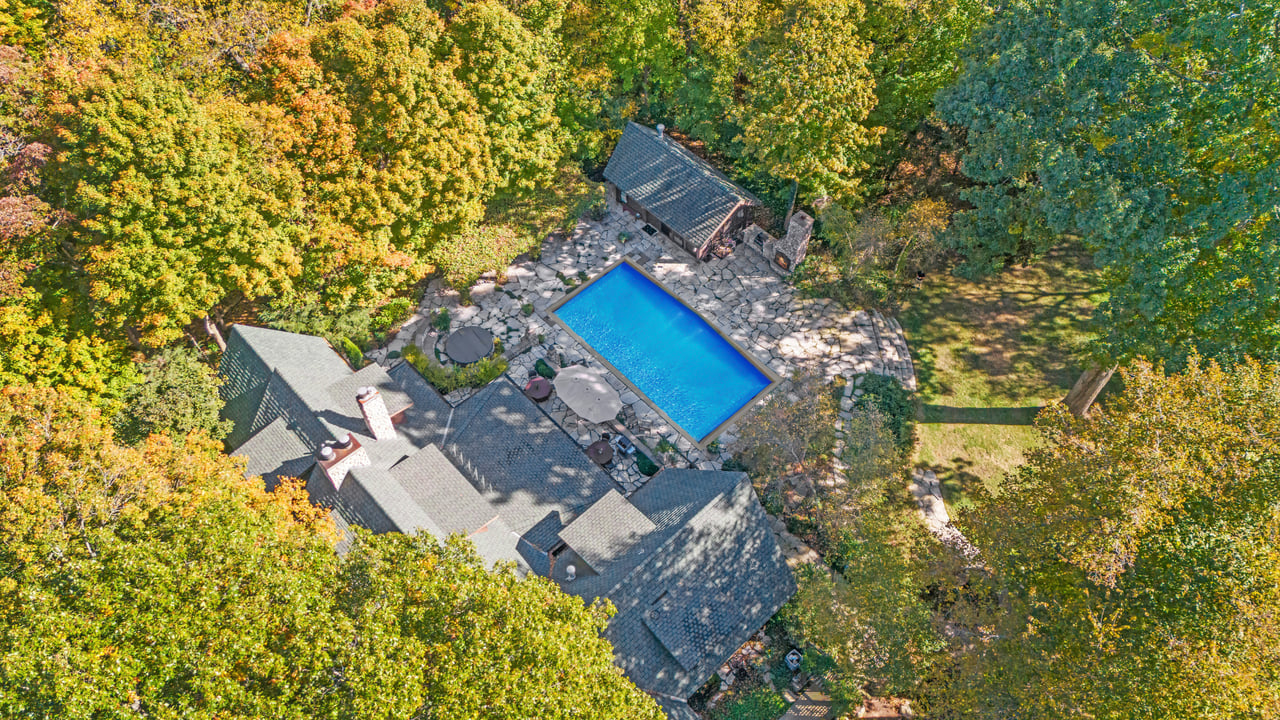 14657 Lakeshore Road